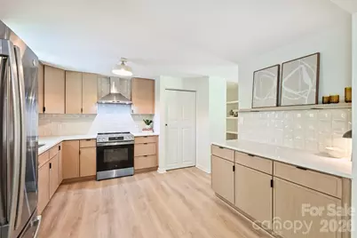 7323 Rollingridge Drive, Charlotte, NC 28211 - Photo 16