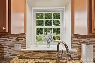 2233 Rexford Rd, Charlotte, NC 28211 - Photo 12