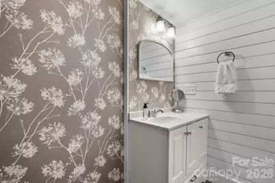 3084 W Main Street, Claremont, NC 28610 - Photo 14