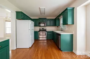 204 Windsor Forest Cir, Fletcher, NC 28732 - Photo 14