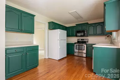 204 Windsor Forest Circle, Fletcher, NC 28732 - Photo 14