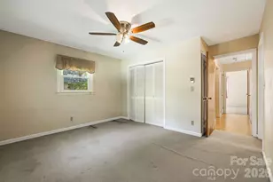 917 Fassifern Ct, Hendersonville, NC 28791 - Photo 16