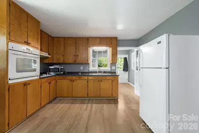 917 Fassifern Court, Hendersonville, NC 28791 - Photo 8