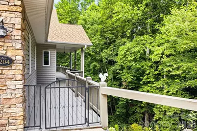 2204 E Cumming Woods Lane, Hendersonville, NC 28739 - Photo 2