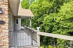 2204 E Cumming Woods Ln, Hendersonville, NC 28739 - Photo 2