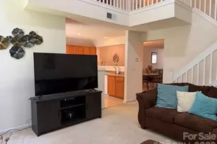 8053 Christmas Ct, Charlotte, NC 28216 - Photo 12