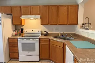 8053 Christmas Ct, Charlotte, NC 28216 - Photo 14