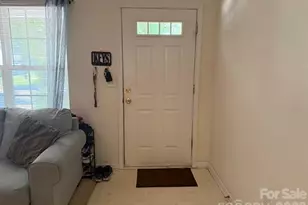 8053 Christmas Ct, Charlotte, NC 28216 - Photo 4