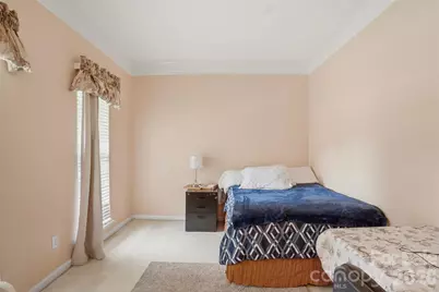 5619 Hedgecrest Place, Charlotte, NC 28269 - Photo 16