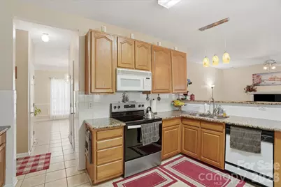 5619 Hedgecrest Place, Charlotte, NC 28269 - Photo 12