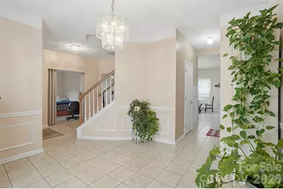 5619 Hedgecrest Place, Charlotte, NC 28269 - Photo 6
