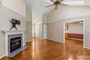 286 Charlestown Dr, Hendersonville, NC 28792 - Photo 8