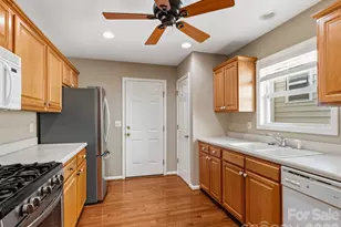 286 Charlestown Dr, Hendersonville, NC 28792 - Photo 12