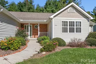 286 Charlestown Dr, Hendersonville, NC 28792 - Photo 1