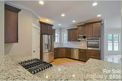 10136 Fairlea Drive, Charlotte, NC 28269 - Photo 12