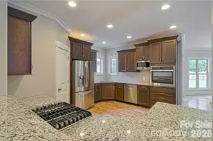 10136 Fairlea Dr, Charlotte, NC 28269 - Photo 12