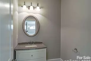 10136 Fairlea Dr, Charlotte, NC 28269 - Photo 14