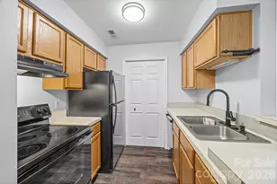 8119 Tremaine Ct, Charlotte, NC 28227 - Photo 10