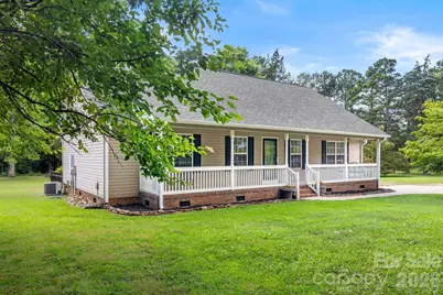 510 Roberts Avenue, York, SC 29745 - Photo 2