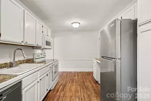 2518 E 7th St, Charlotte, NC 28204 - Photo 8
