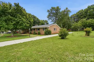 6108 Mallard Dr, Charlotte, NC 28227 - Photo 2