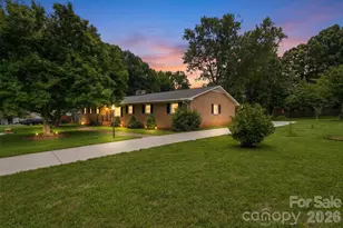 6108 Mallard Dr, Charlotte, NC 28227 - Photo 1