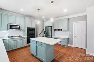 9915 Nicole Ln, Charlotte, NC 28269 - Photo 12