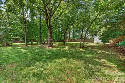 8610 Brookstead Drive, Charlotte, NC 28215 - Photo 40