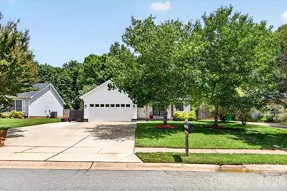 8610 Brookstead Drive, Charlotte, NC 28215 - Photo 2