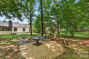 8610 Brookstead Dr, Charlotte, NC 28215 - Photo 44