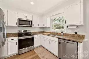 8610 Brookstead Dr, Charlotte, NC 28215 - Photo 16