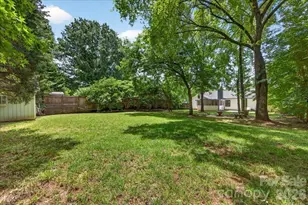 8610 Brookstead Dr, Charlotte, NC 28215 - Photo 42