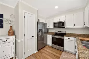 8610 Brookstead Dr, Charlotte, NC 28215 - Photo 14