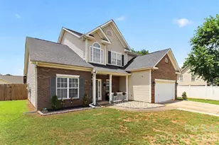 7613 Deluca Dr, Charlotte, NC 28215 - Photo 2