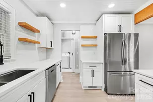 1601 Lawing Rd, Charlotte, NC 28216 - Photo 16