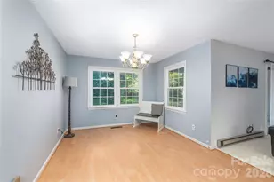 142 Whisperwood Dr, Hendersonville, NC 28791 - Photo 8