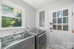142 Whisperwood Dr, Hendersonville, NC 28791 - Photo 16