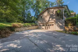 142 Whisperwood Dr, Hendersonville, NC 28791 - Photo 24