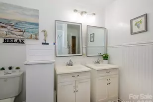 1300 Bevis Dr, Charlotte, NC 28209 - Photo 28