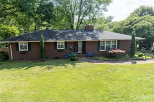 1300 Bevis Dr, Charlotte, NC 28209 - Photo 46