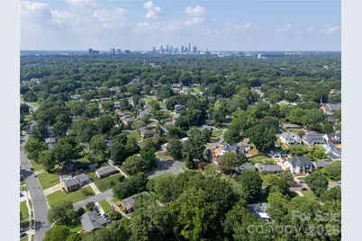 1300 Bevis Drive, Charlotte, NC 28209 - Photo 40