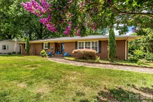 1300 Bevis Dr, Charlotte, NC 28209 - Photo 38