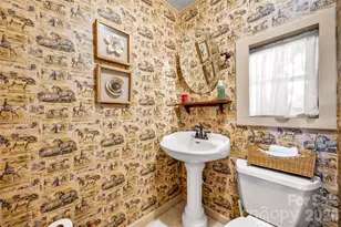415 E Lakeshore Dr, Landrum, SC 29356 - Photo 20