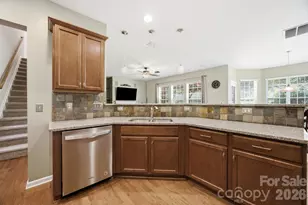 14711 Brannock Hills Dr, Charlotte, NC 28278 - Photo 6