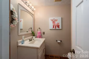 2410 Monticello Dr, Gastonia, NC 28056 - Photo 16