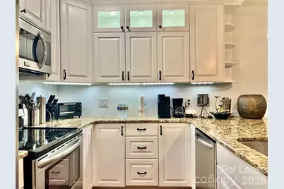1323 Queens Road #417, Charlotte, NC 28207 - Photo 4