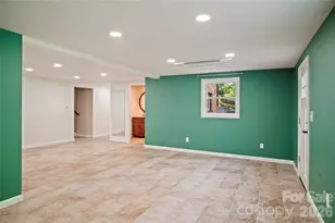98 N Pinecrest Ln, Hendersonville, NC 28739 - Photo 38