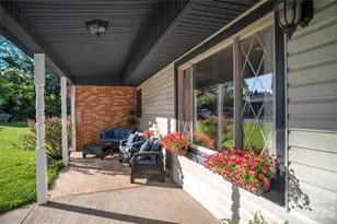 98 N Pinecrest Ln, Hendersonville, NC 28739 - Photo 4