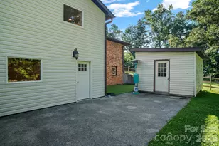 98 N Pinecrest Ln, Hendersonville, NC 28739 - Photo 44