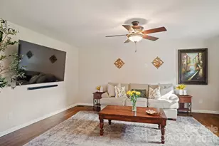 98 N Pinecrest Ln, Hendersonville, NC 28739 - Photo 8